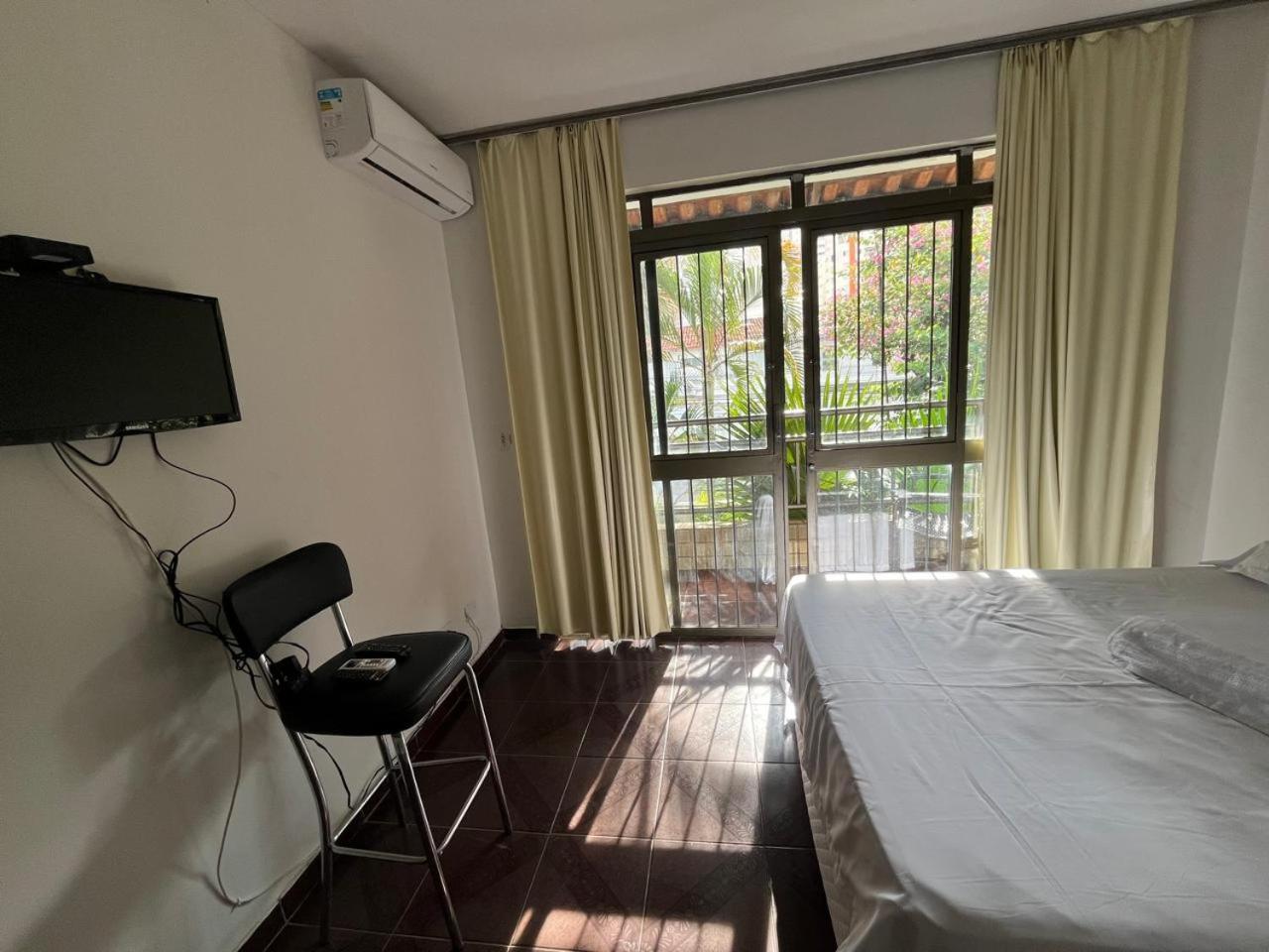 Casa Quintal Bueno! 5 Quartos Com Ar Split E Internet Ultra! Perto Do Melhor De Goiania! Marista Parques Areiao E Vaca Brava Hospital Premium Mater Dei Blue Fit Perdomo Goiania Shopping! 외부 사진